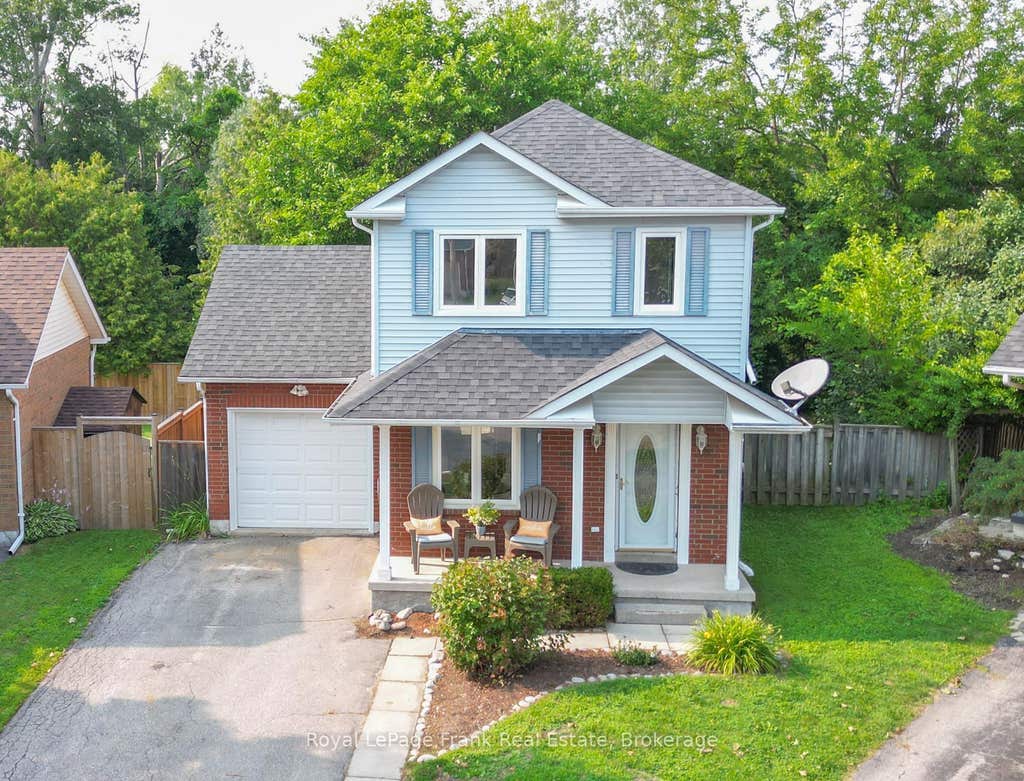 Photo of 38 Longwood Court, Clarington, ON L1E 1R7 (MLS # E13617196)