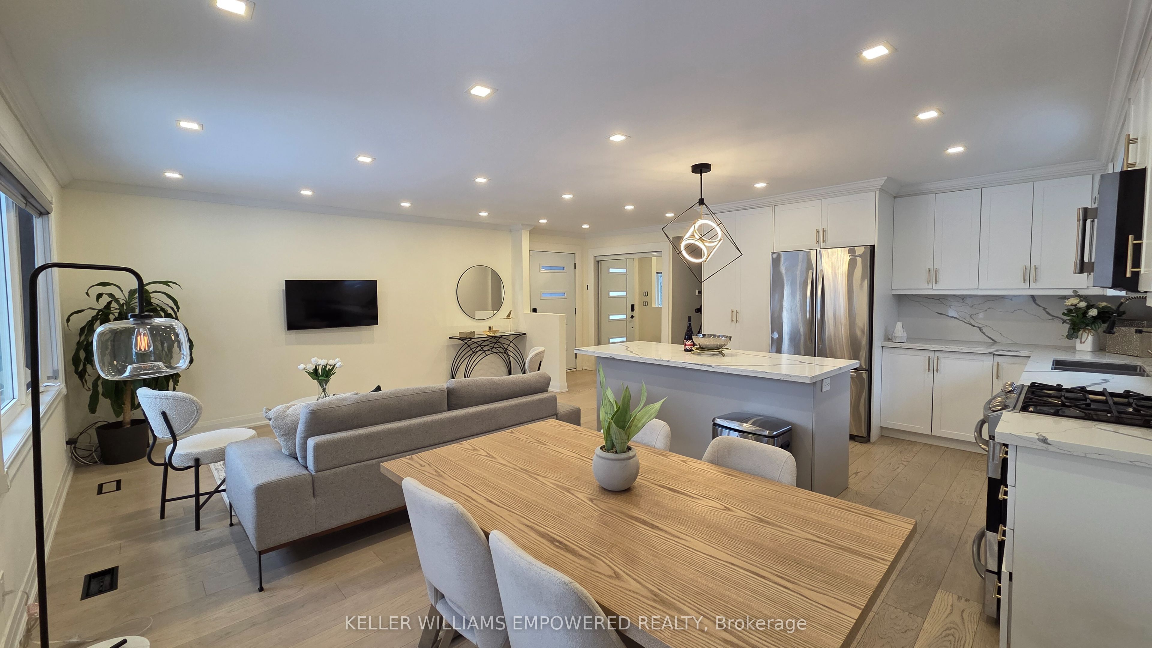 333 Paliser Crescent S