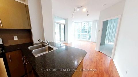 16 Yonge Street 2201 Toronto ON M5E 2A1