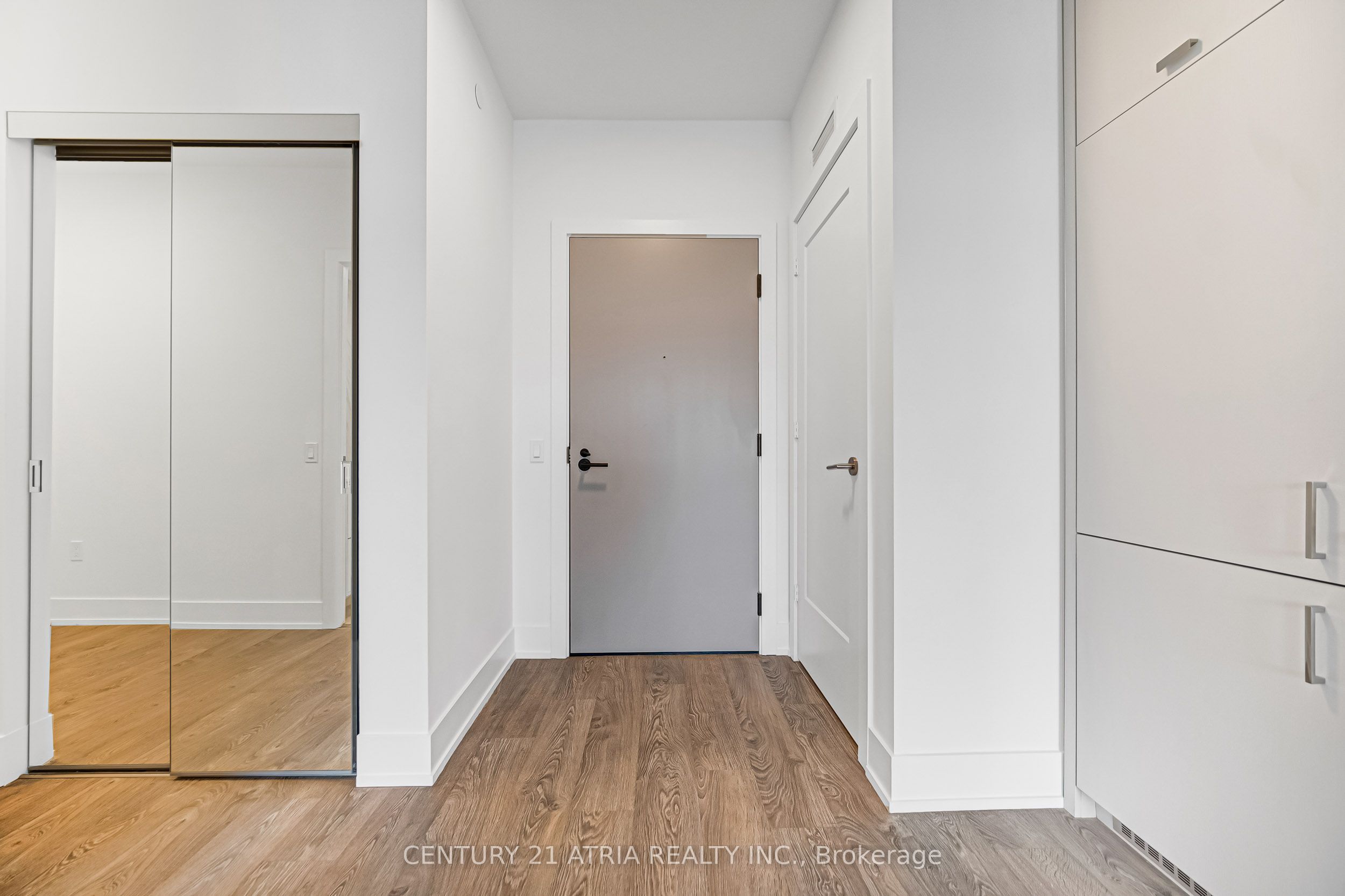 858 Dupont Street 318