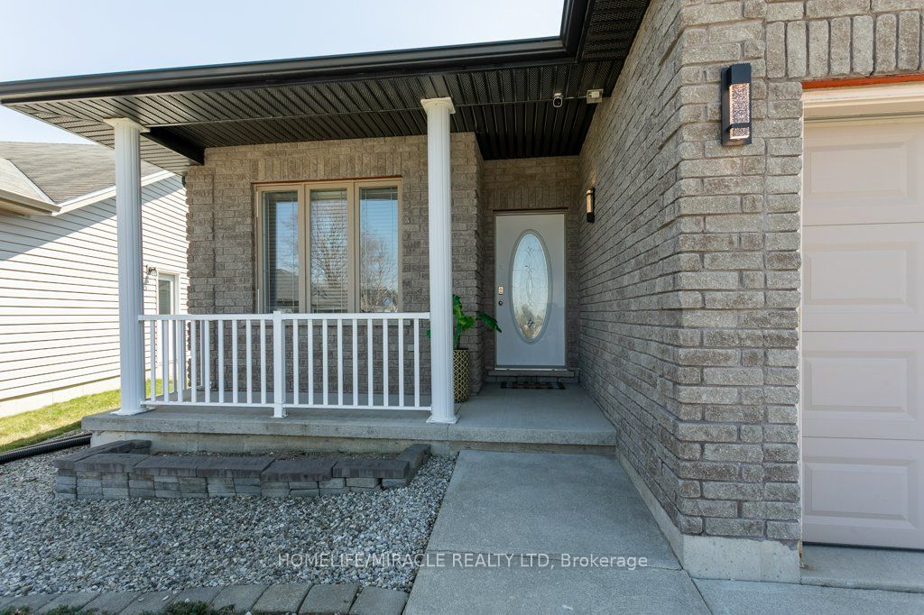 42 Kerr Crescent