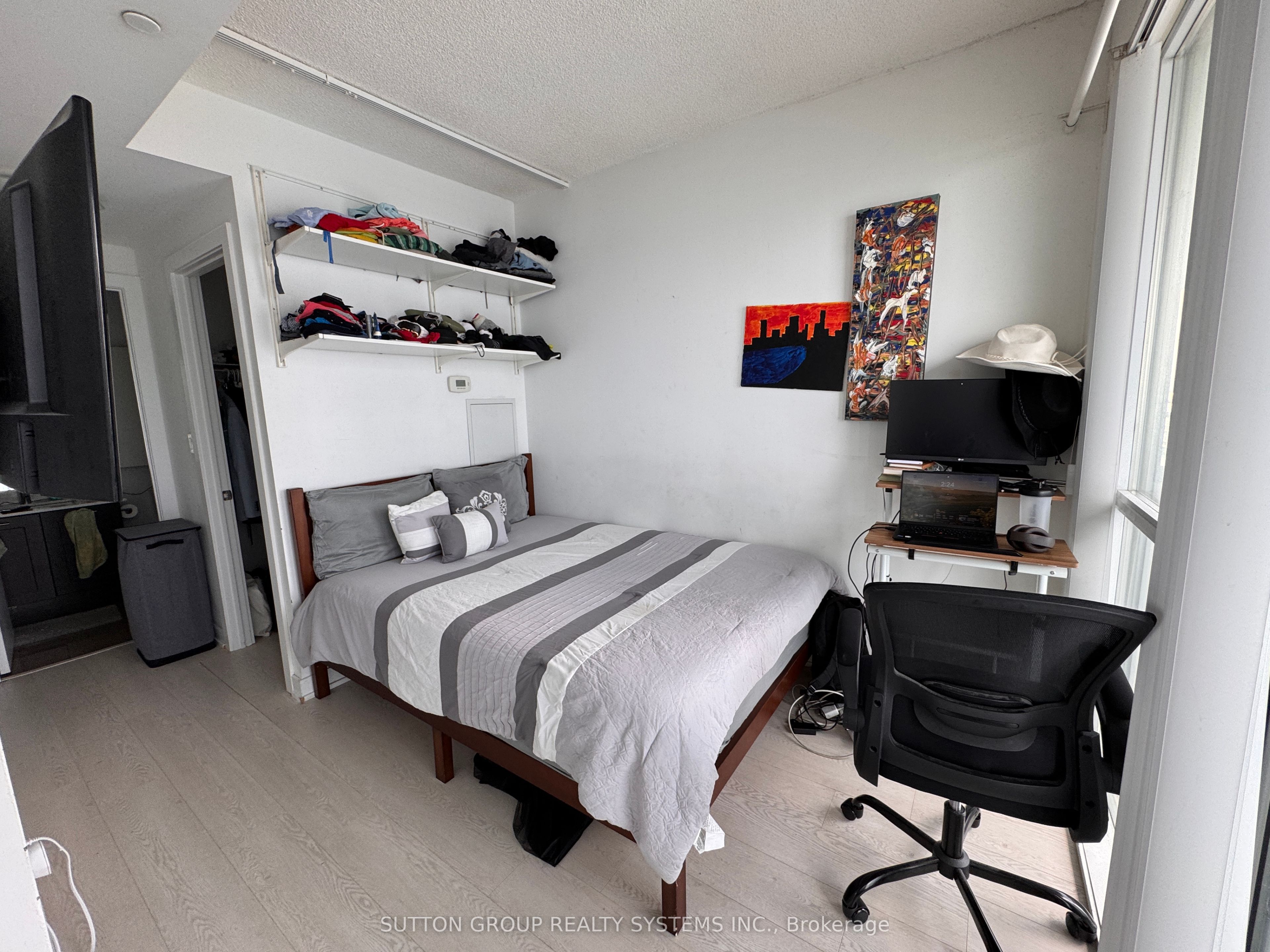20 Bruyeres Mews 2908