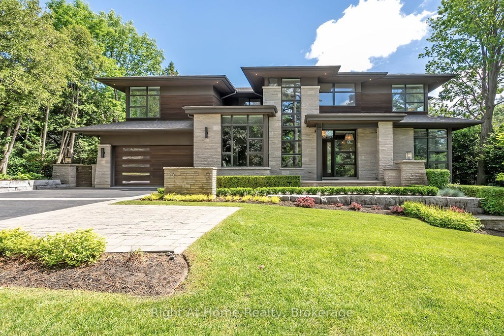 Photo of 265 Maple Grove Drive W, Oakville, ON L6J 4V6 (MLS # W13569686)