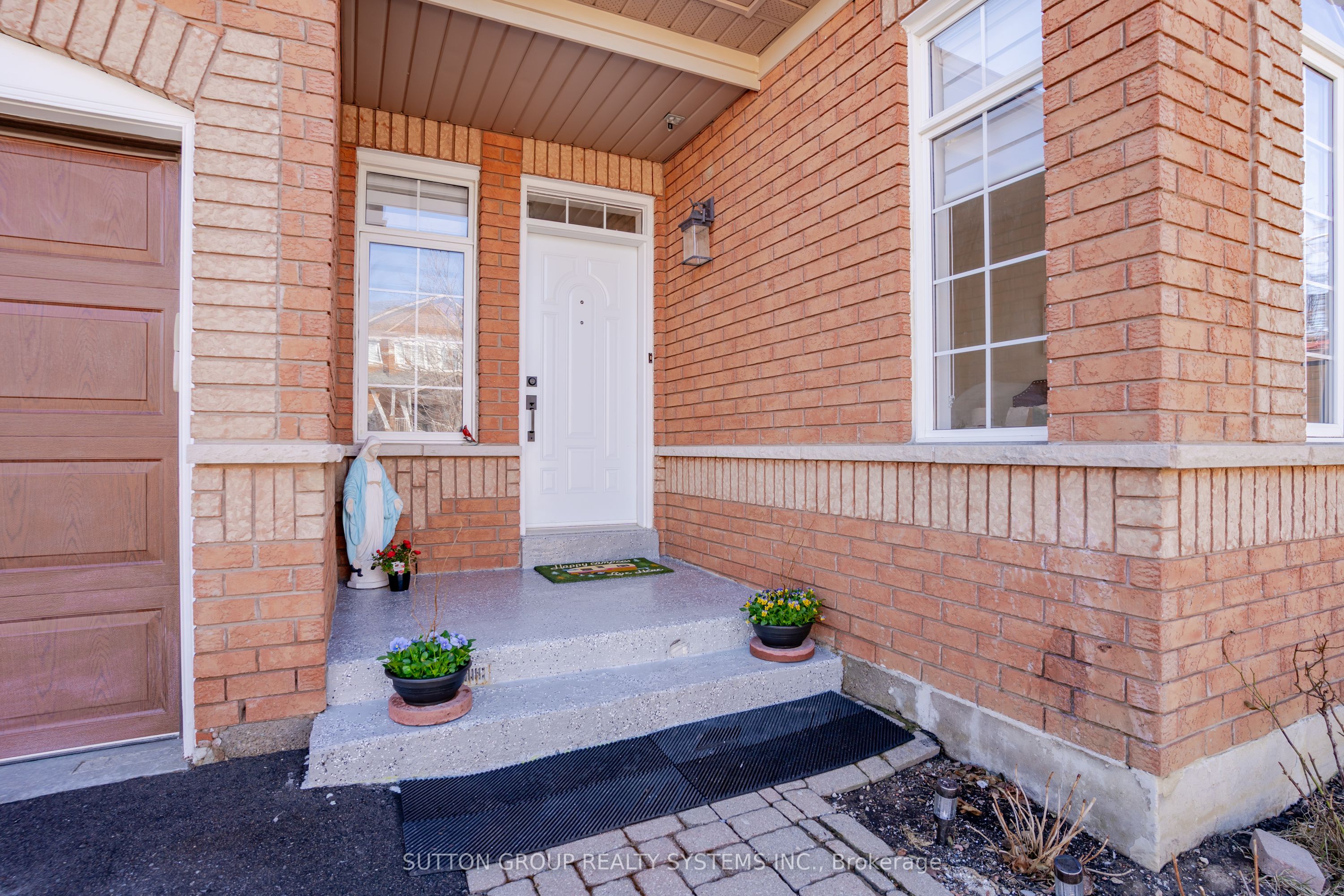 3856 Edgecliffe Run