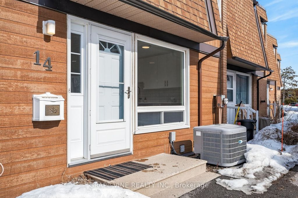 Photo of 3565 Downpatrick Road #14, Hunt Club - Windsor Park Village and Area, ON K1V 8T3 (MLS # X12869202)