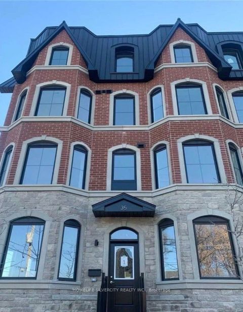 35 Somers Avenue 1 Toronto ON M4J 1W2
