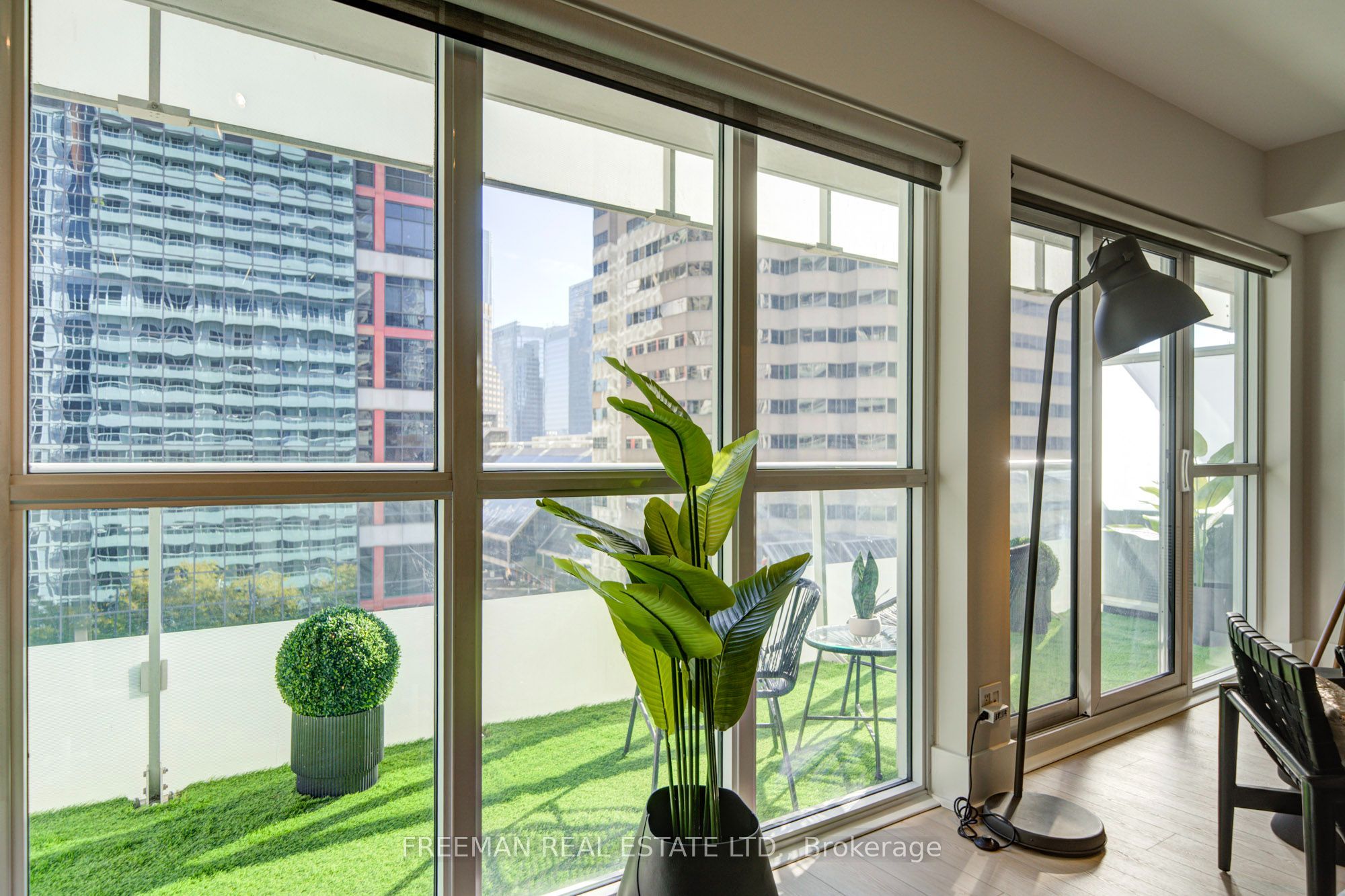 300 Front Street W 709