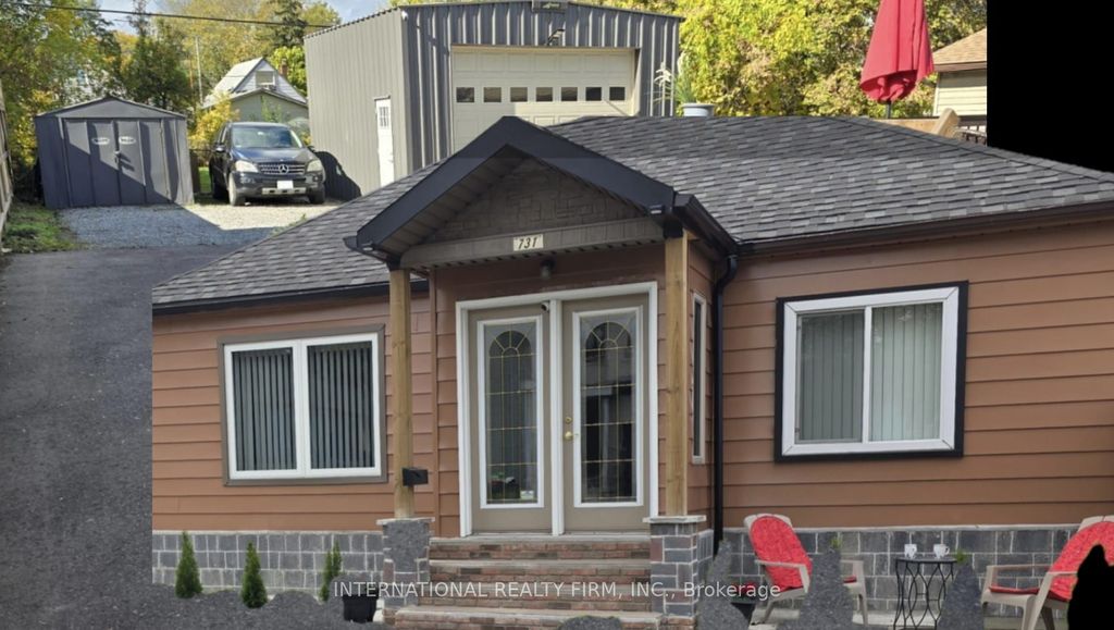 Photo of 731 Knox Avenue, Hamilton, ON L8H 6K7 (MLS # X12894198)