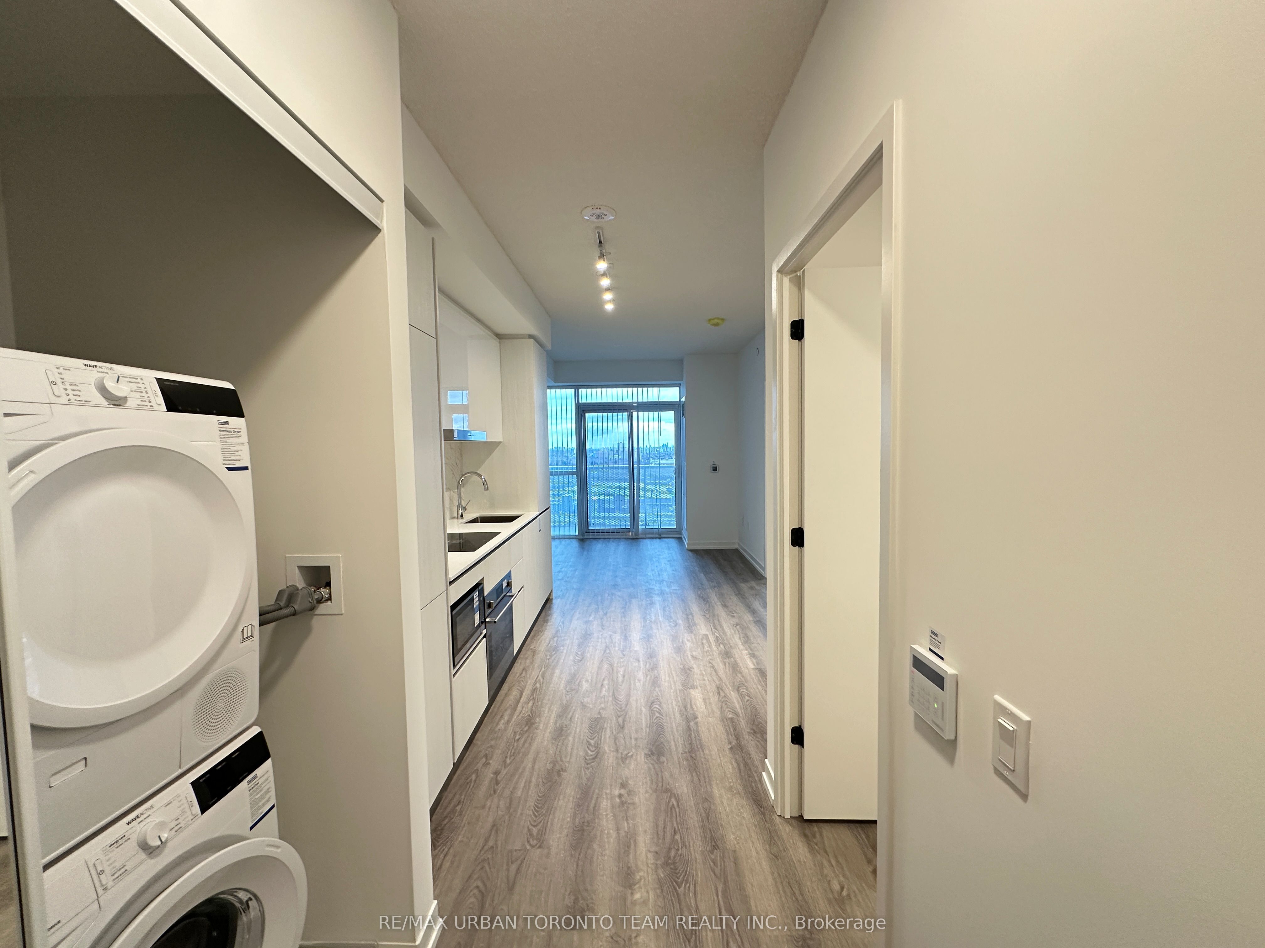 8 Interchange Way 2111