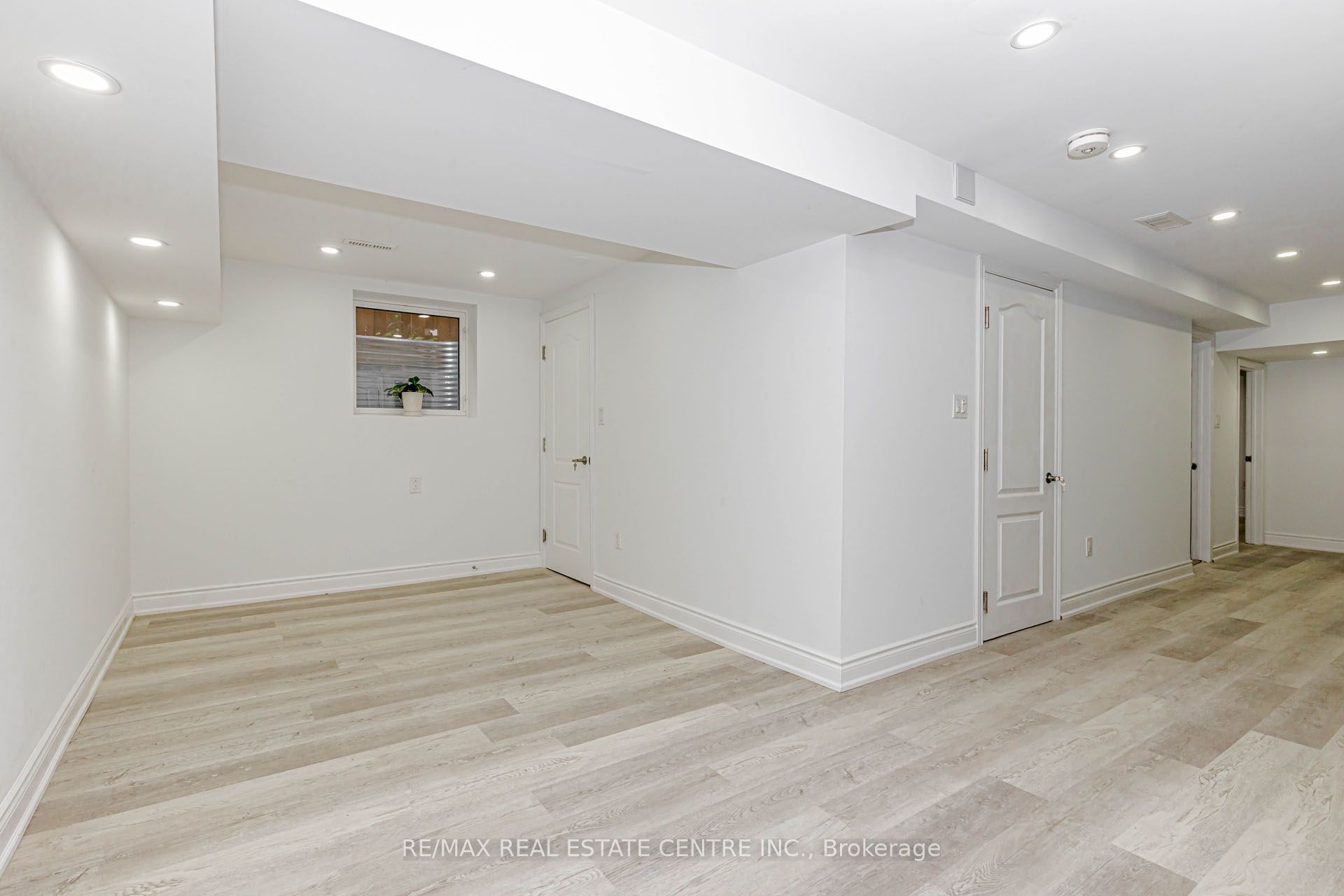 17 Scotia Drive #2