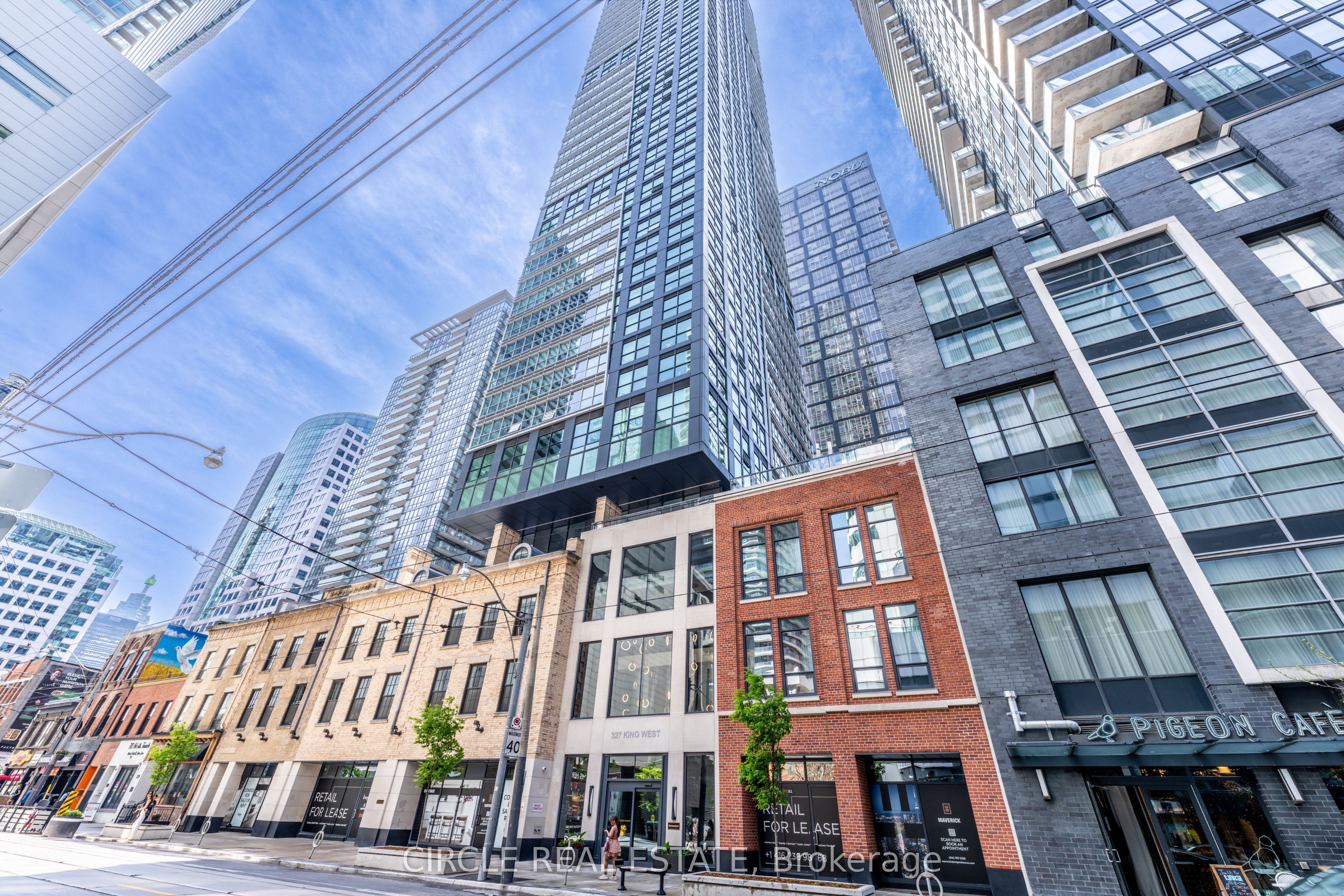 327 King Street W 2705