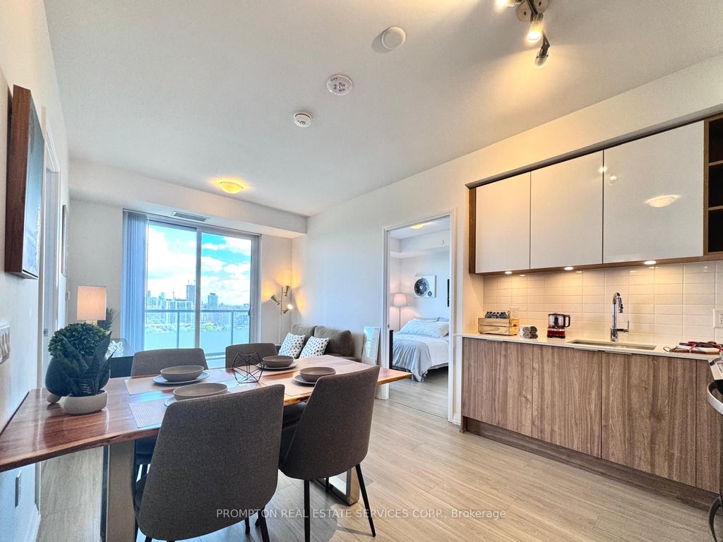 Photo of 25 Holly Street #2008, Toronto, ON M4S 0E3 (MLS # C13482266)