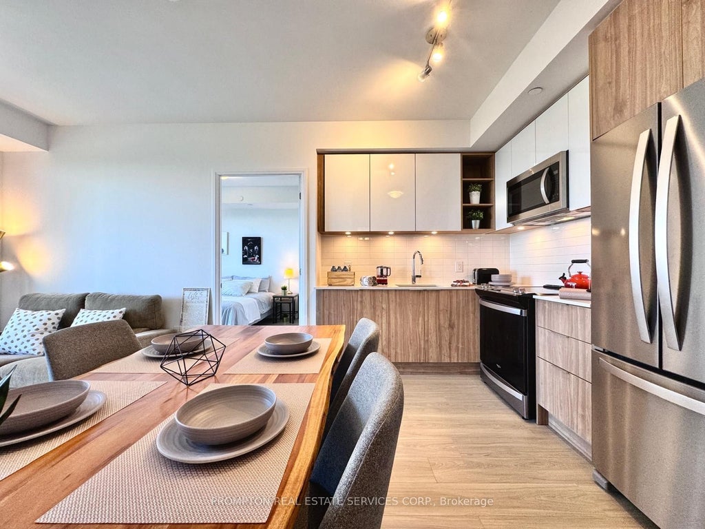 Photo of 25 Holly Street #2008, Toronto, ON M4S 0E3 (MLS # C13482266)