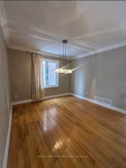 40 Grand Oak Drive Richmond Hill ON L4E 3Z9