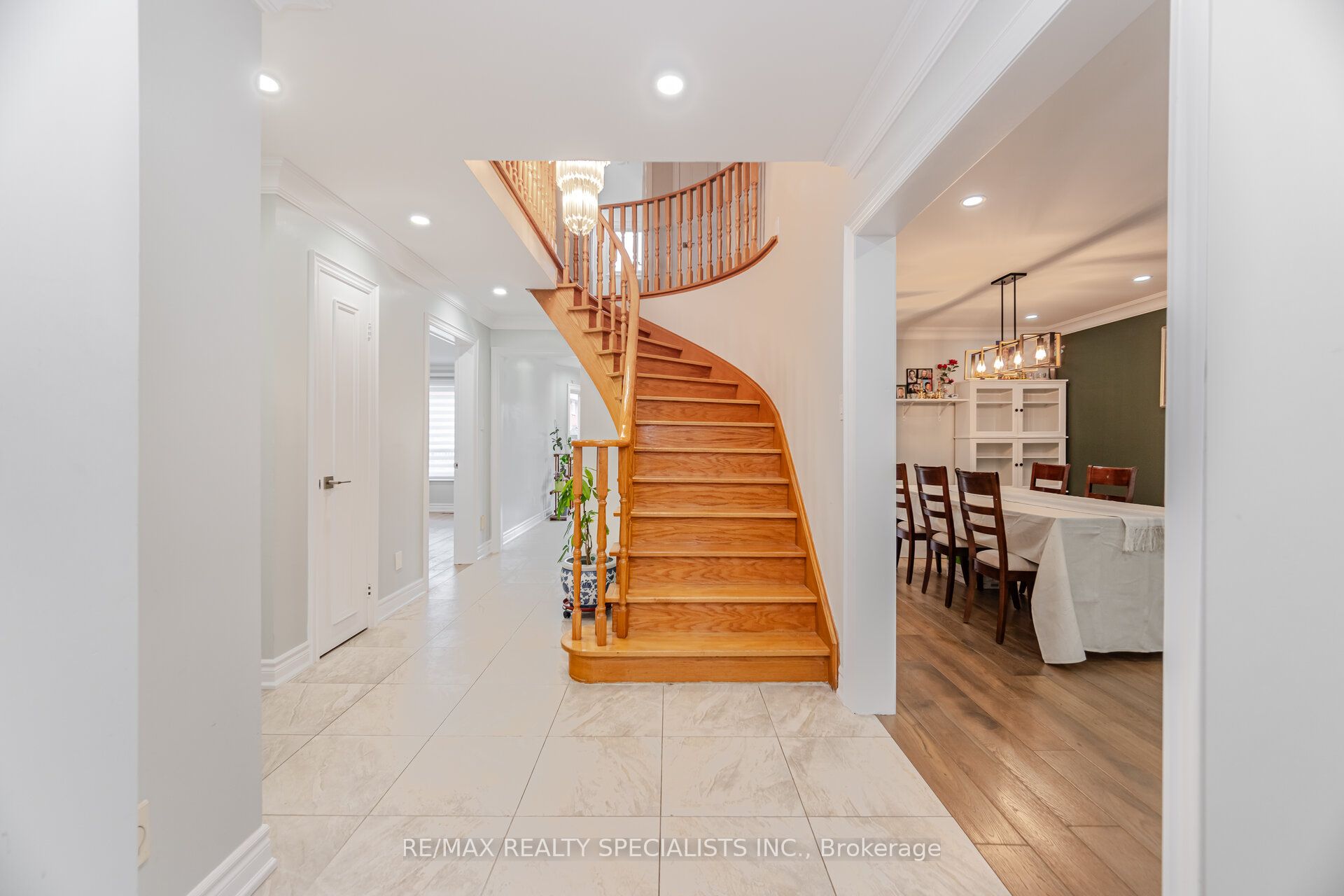 5274 Huntingfield Drive