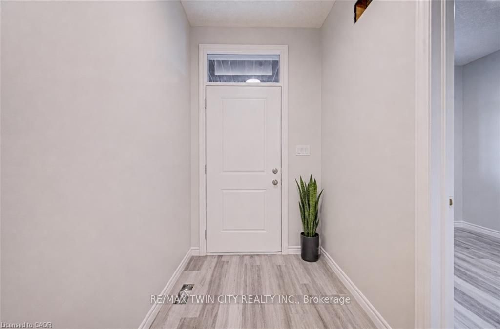 44 MAIN Street 19