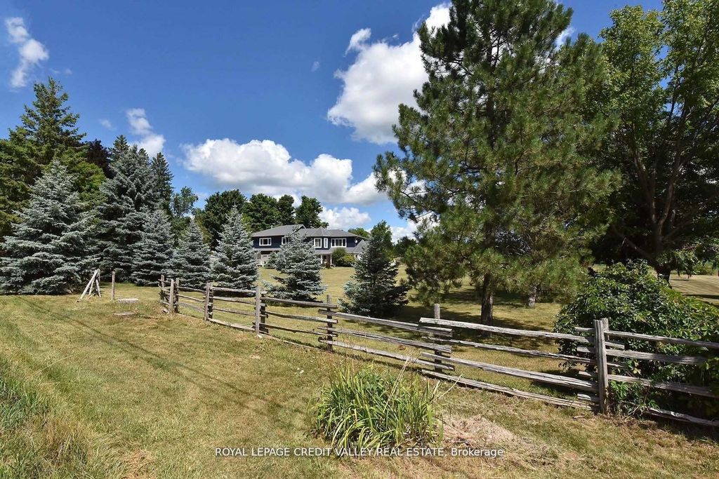 Photo of 15795 Winston Churchill Boulevard, Caledon, ON L7C 1S9 (MLS # W13026950)