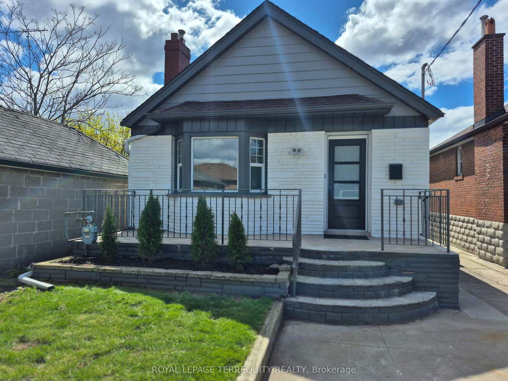 Photo of 40 Leroy Avenue, Toronto, ON M4J 4G8 (MLS # E13671958)