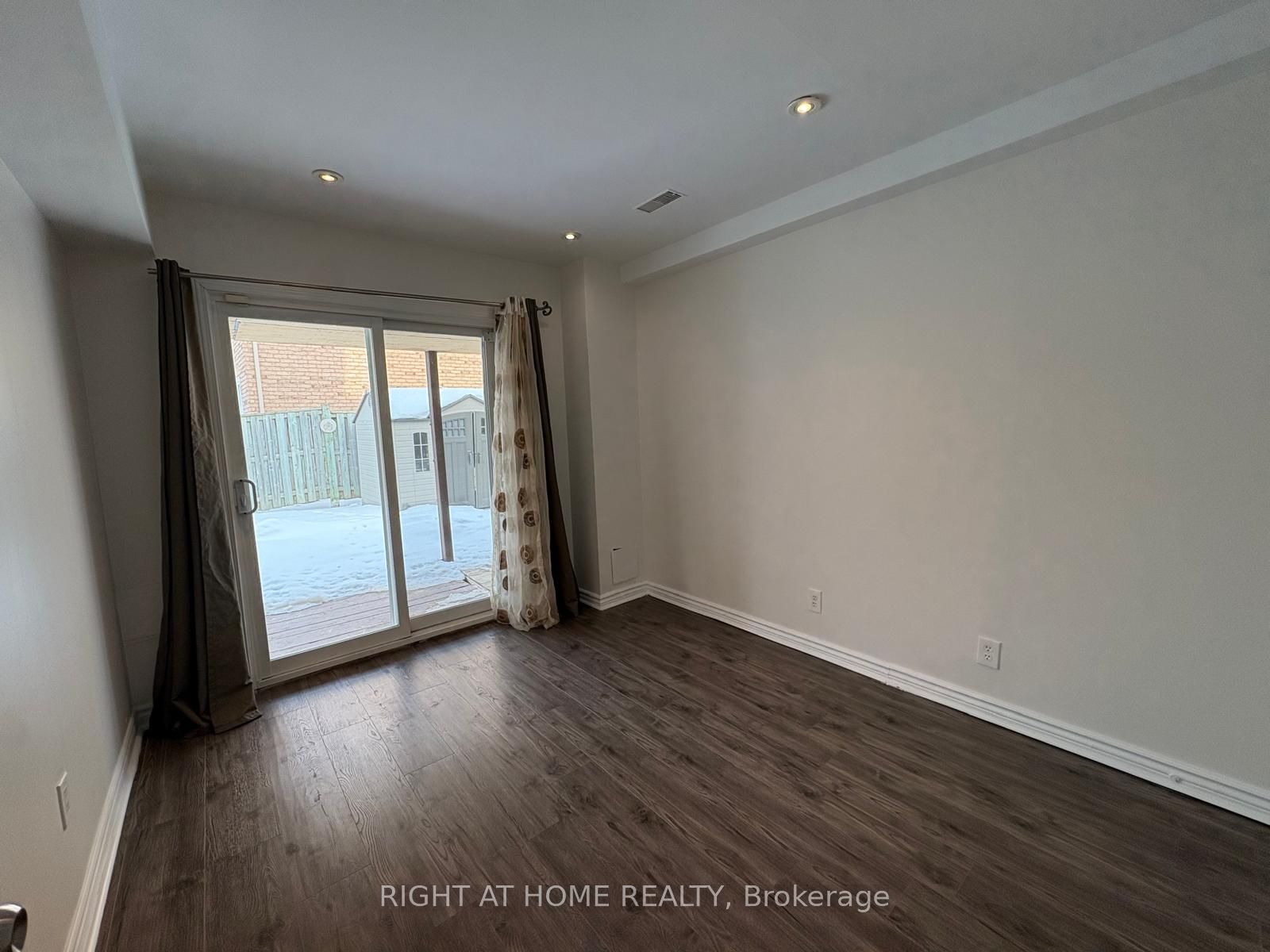 5465 Churchill Meadows Boulevard BSMT