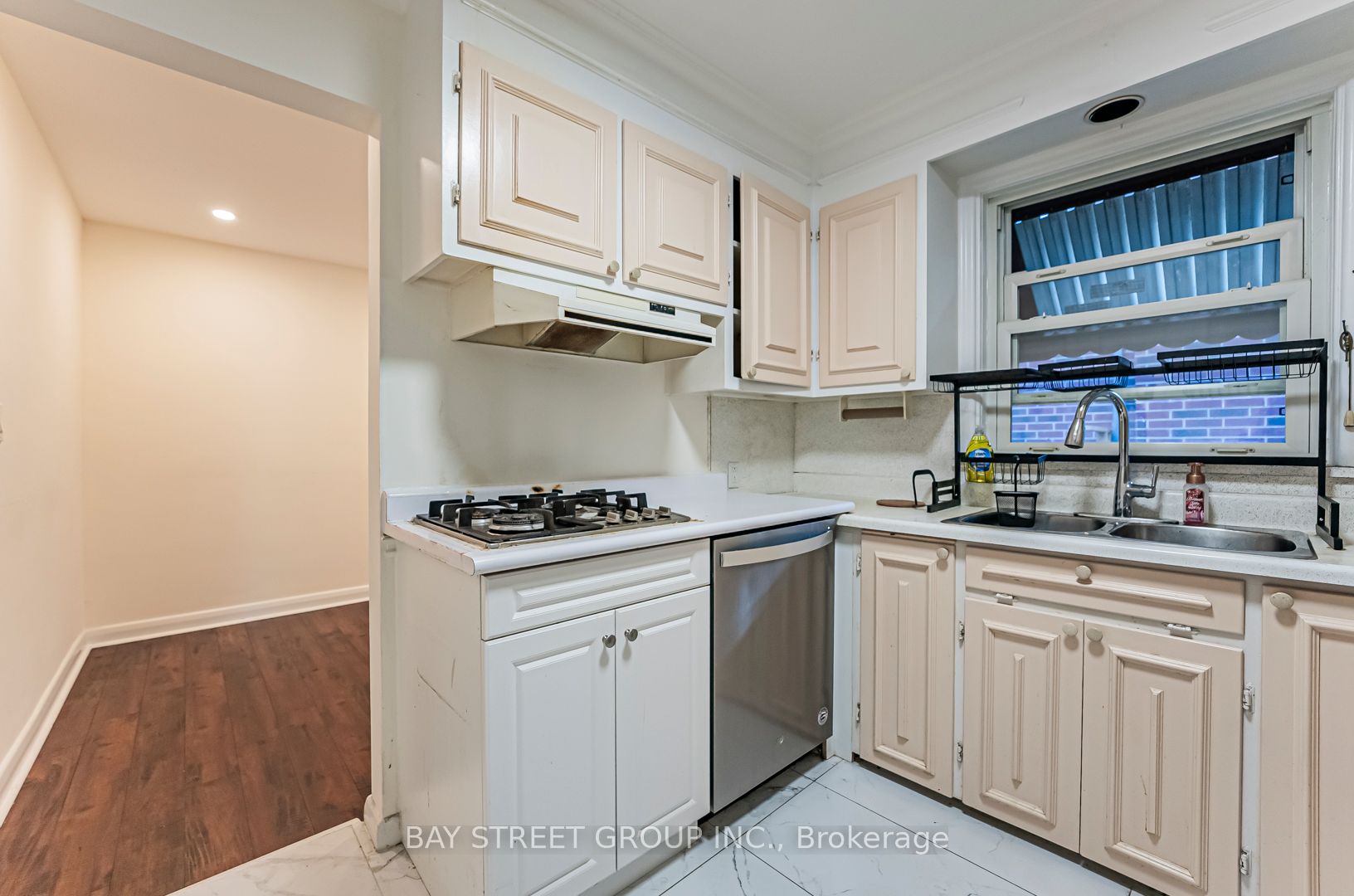 394 Centre Street E Main