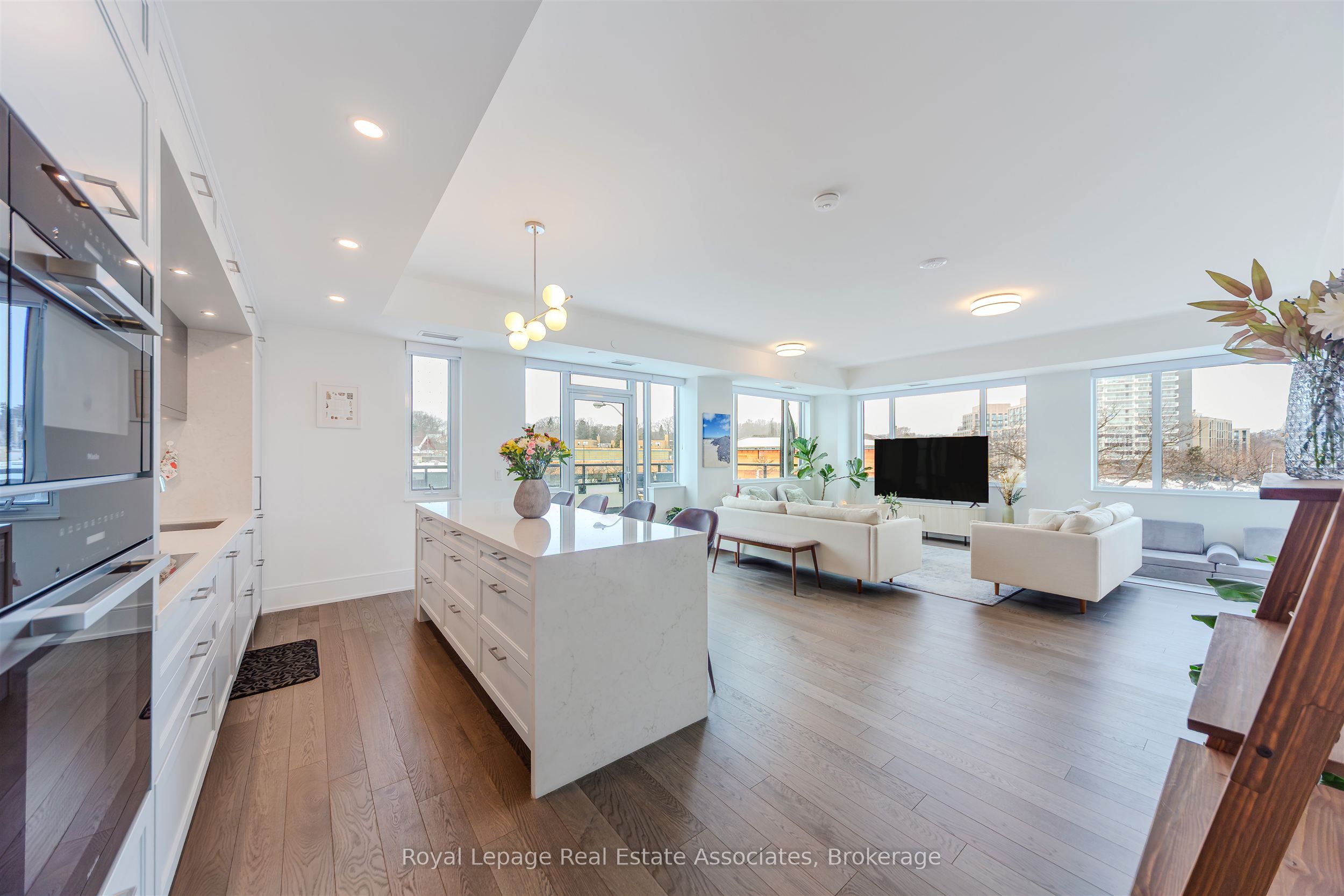 259 The Kingsway N/A 219