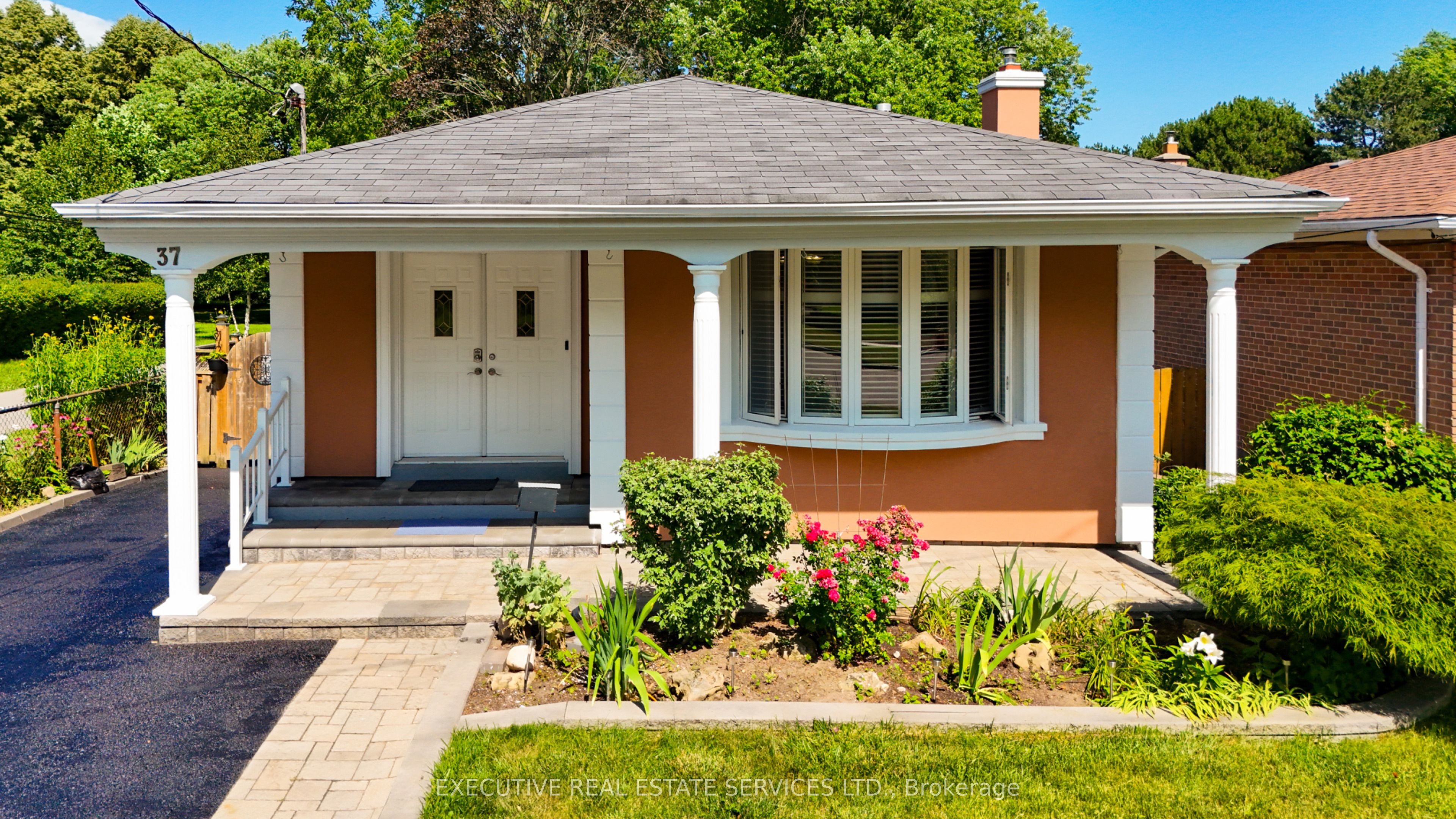 37 Ravenview Drive