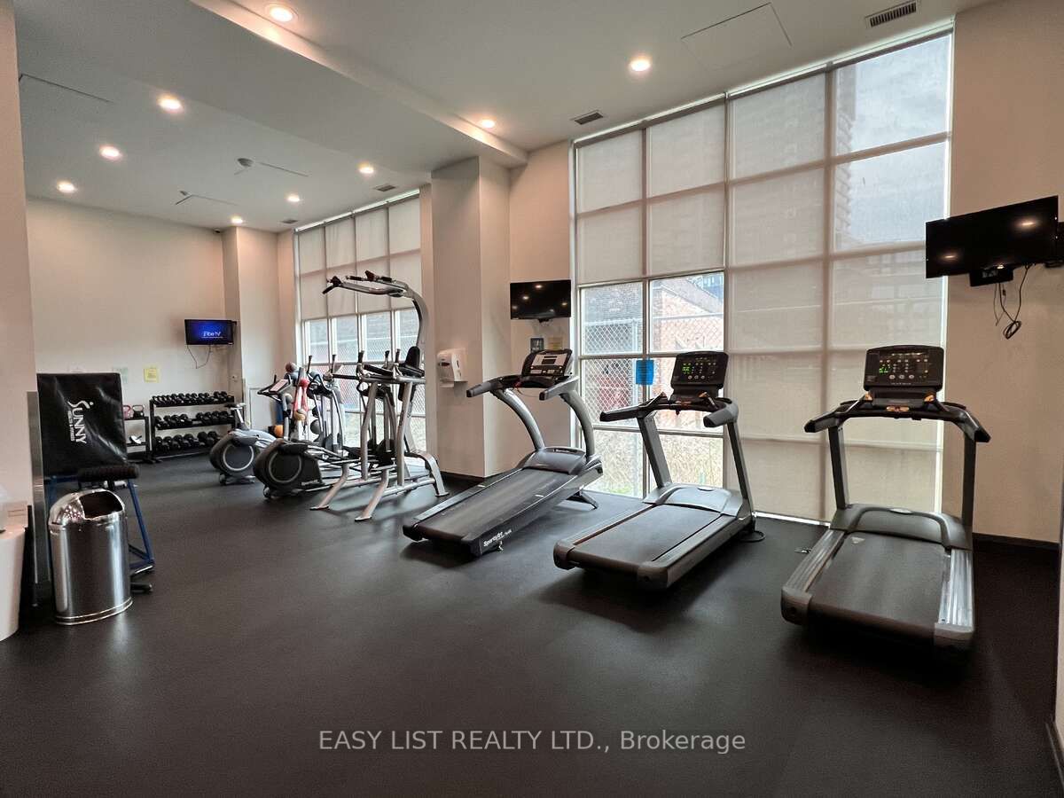 125 Western Battery Road 1402