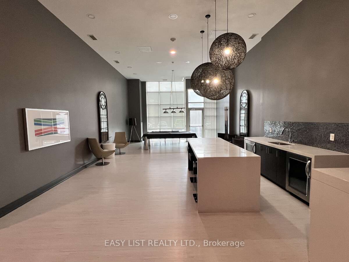 125 Western Battery Road 1402