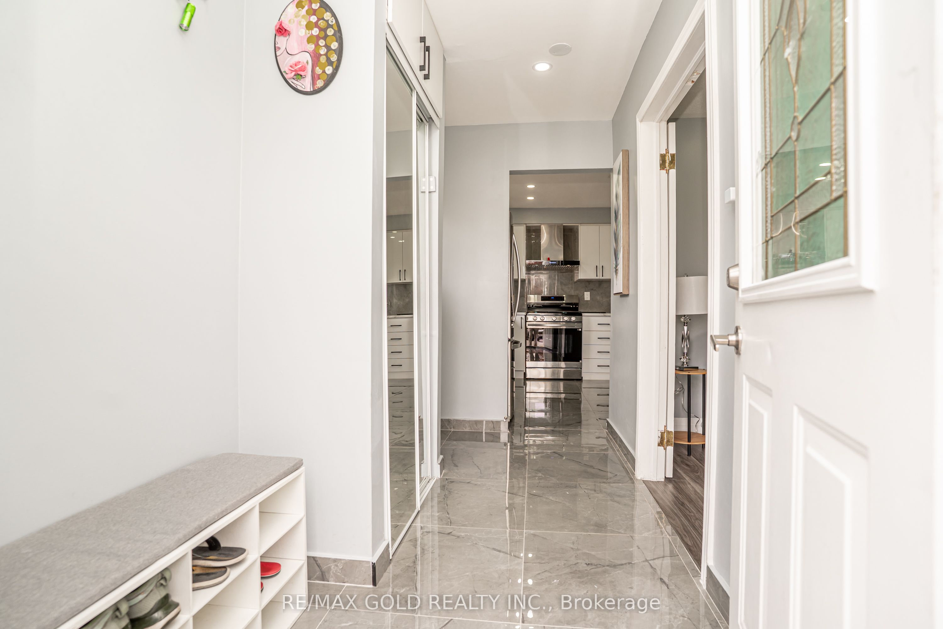 33 Garside Crescent