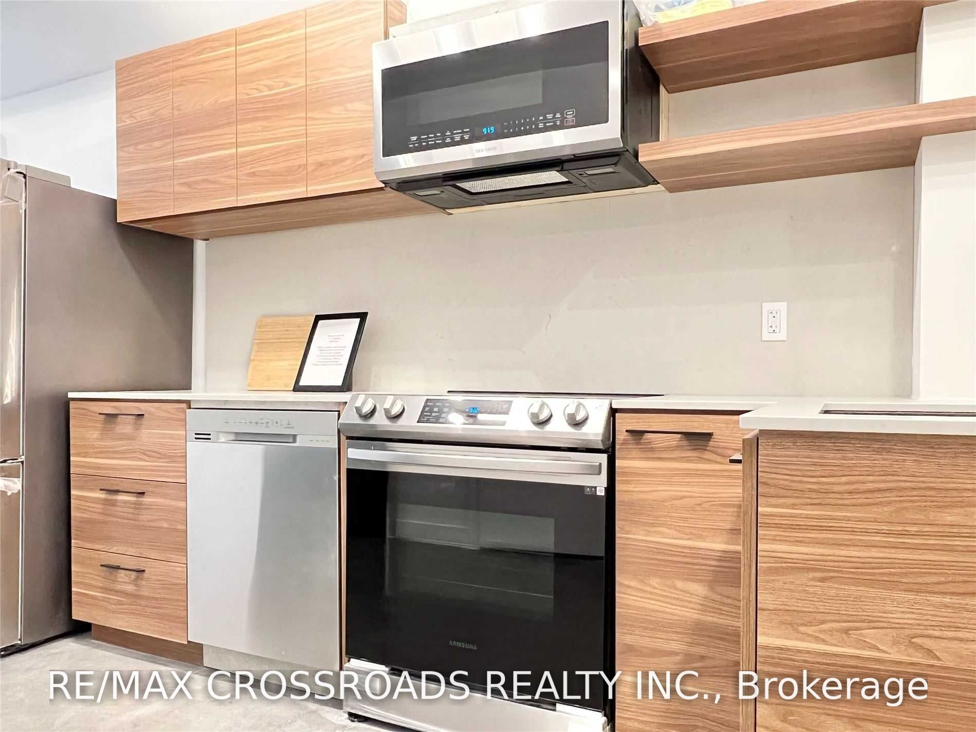 3333 Dundas Street W 1B