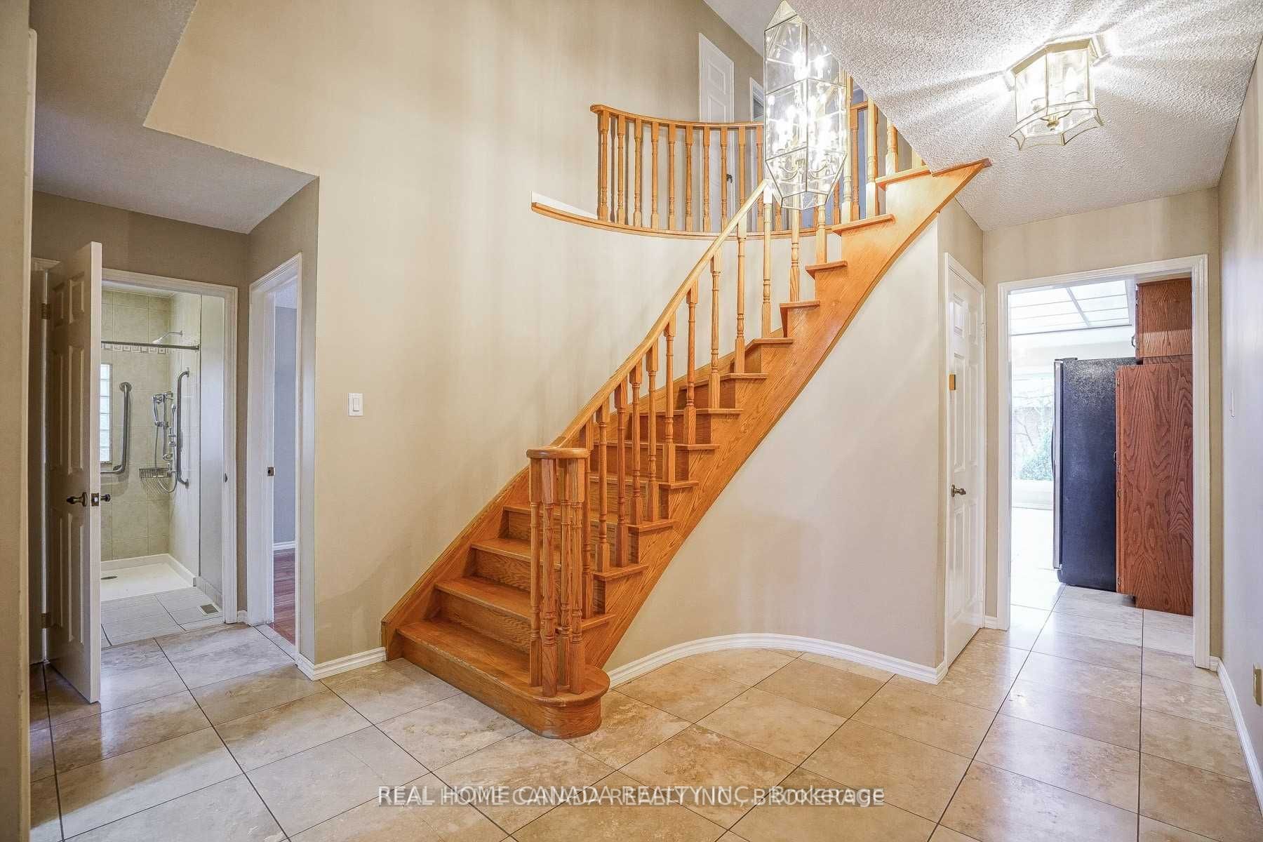 2056 Wincanton Crescent