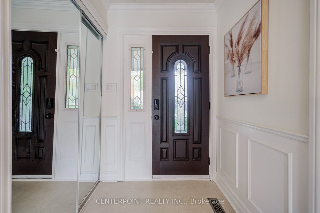 Photo of 7 Avondale Crescent, Markham, ON L3P 2J9 (MLS # N13931462)
