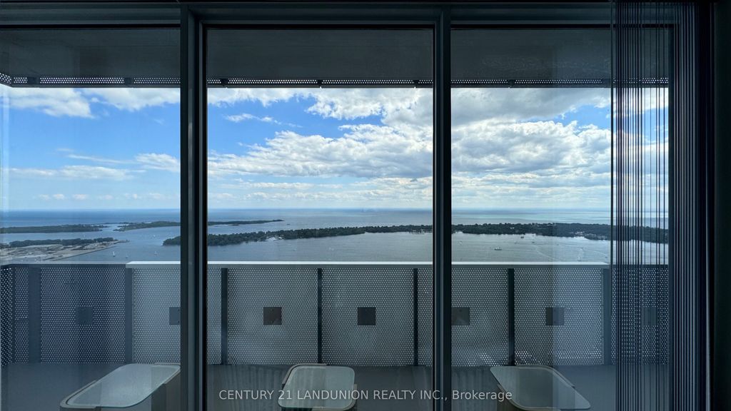 Photo of 138 Downes Street #PH206, Toronto, ON M5E 0E4 (MLS # C10425463)