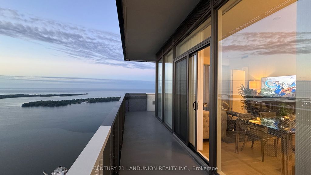 Photo of 138 Downes Street #PH206, Toronto, ON M5E 0E4 (MLS # C10425463)