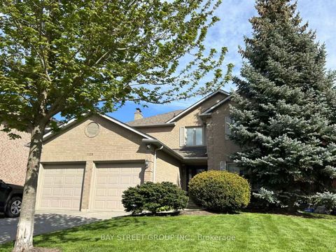 1128 Lansdown Drive Oakville ON L6J 7N7