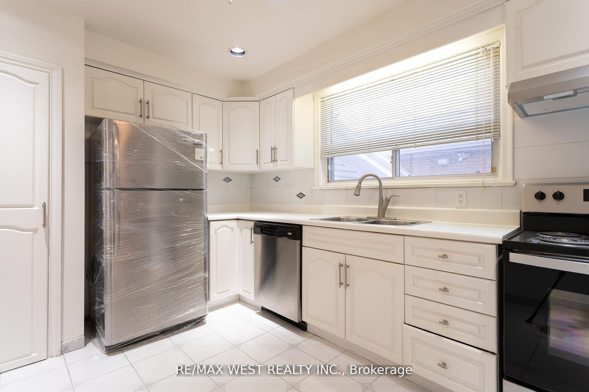 28 Paragon Road Main