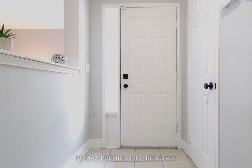 Photo of 5272 Brookwood Court, Mississauga, ON L5V 2N8 (MLS # W12735722)