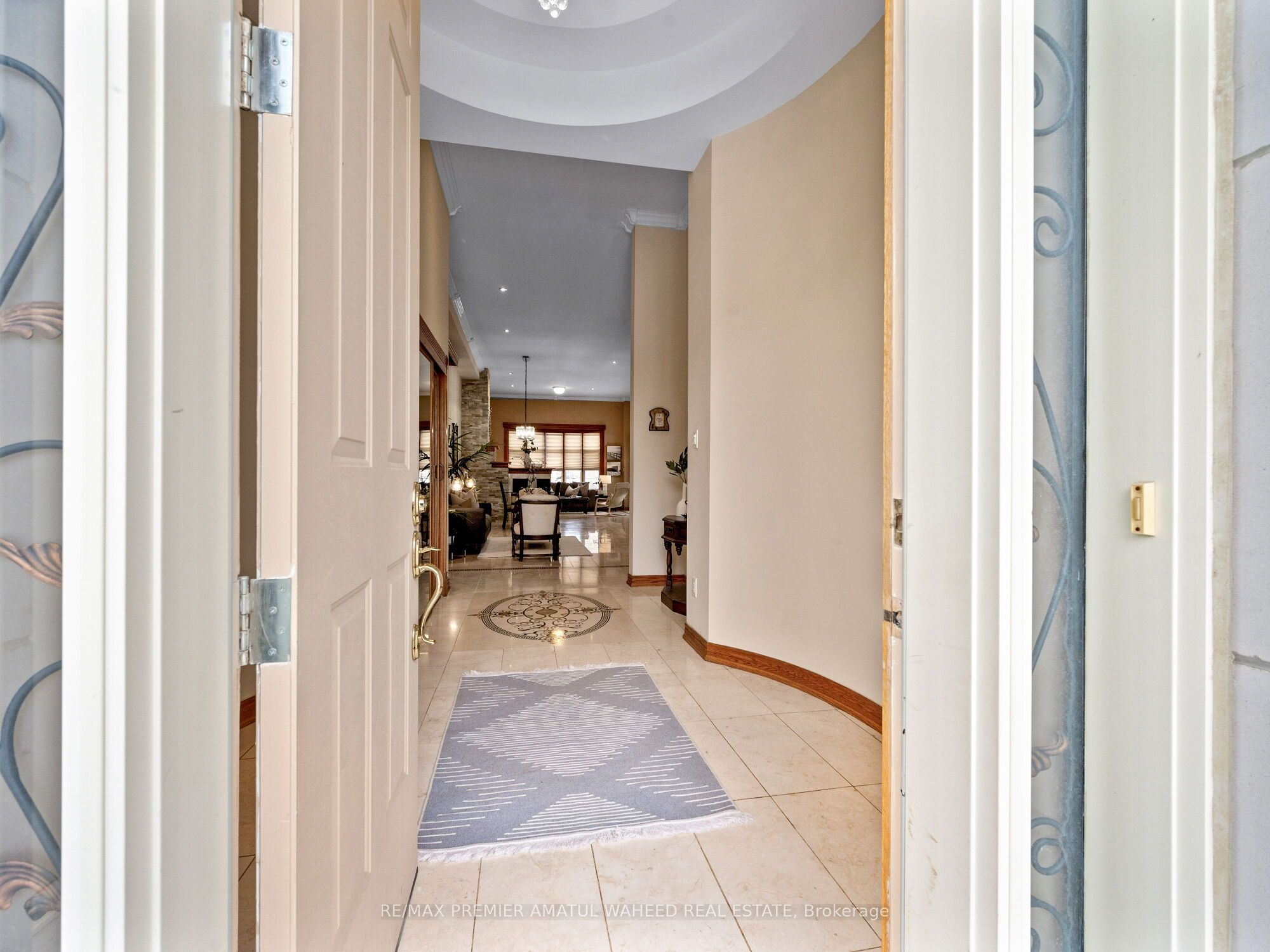 96 Wardlaw Place