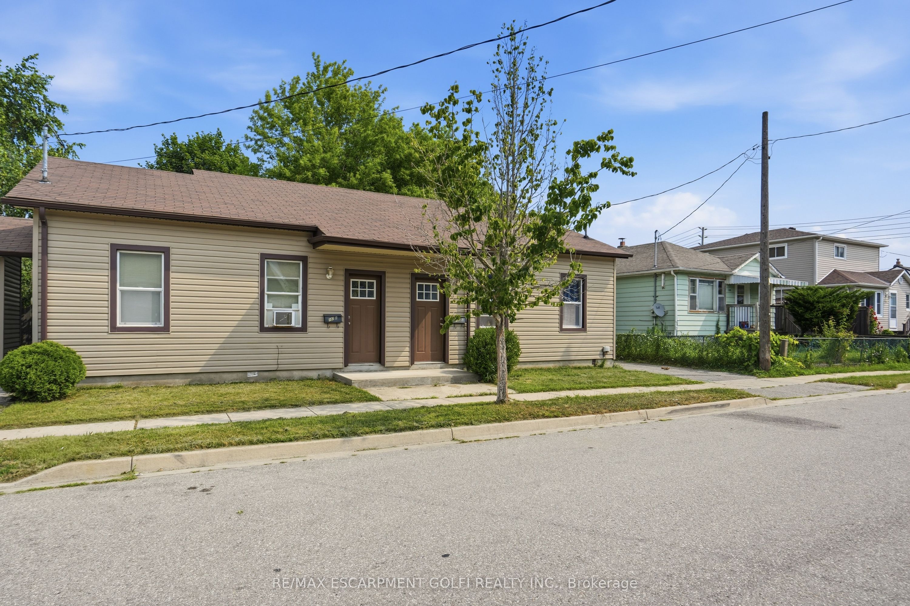 102 (A-C) Sarah Street