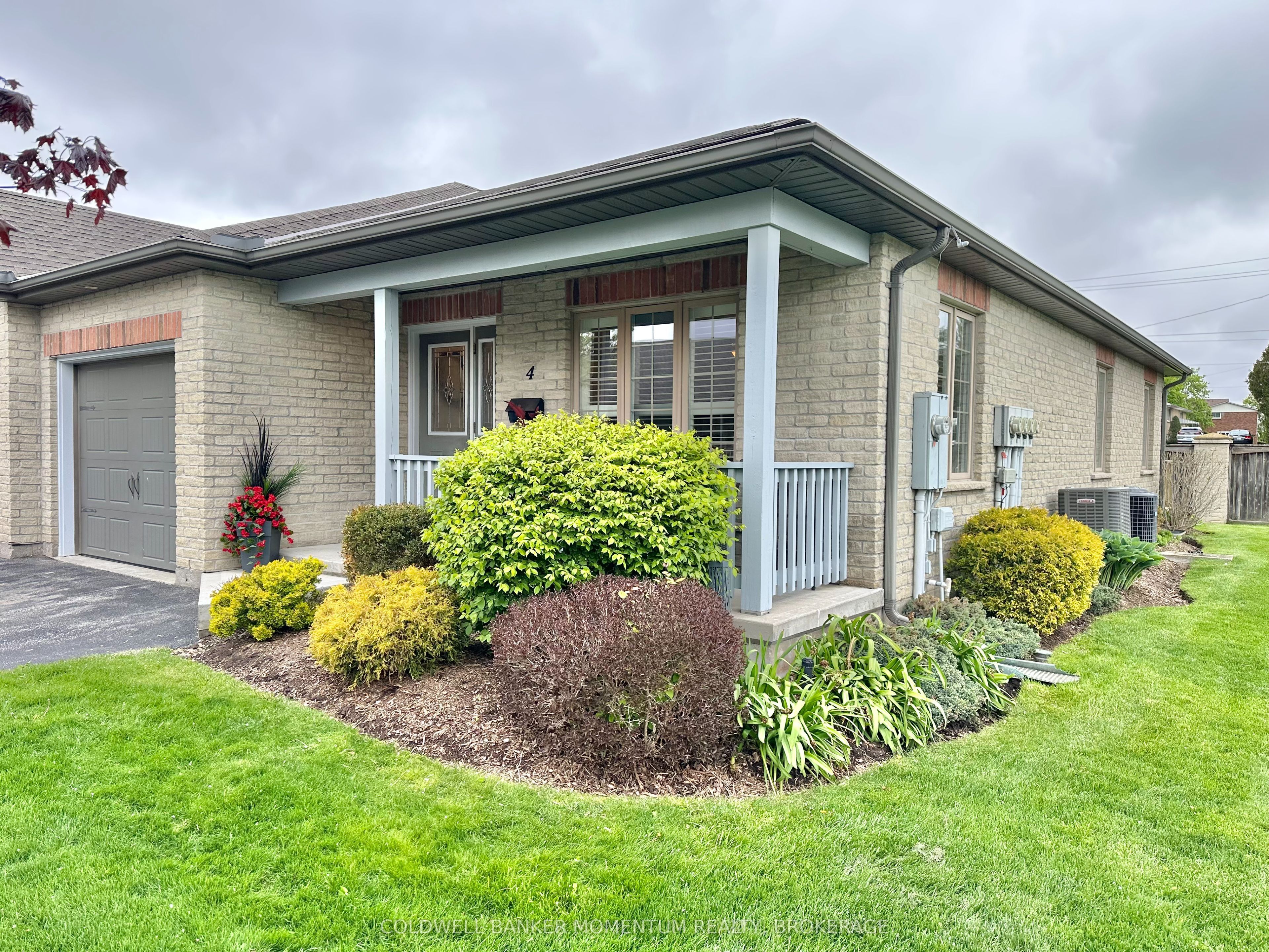 409 QUEEN Street 4