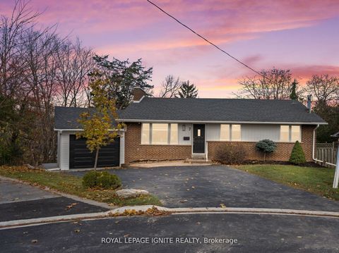 7 Isherwood Court Mississauga ON L5M 1E6