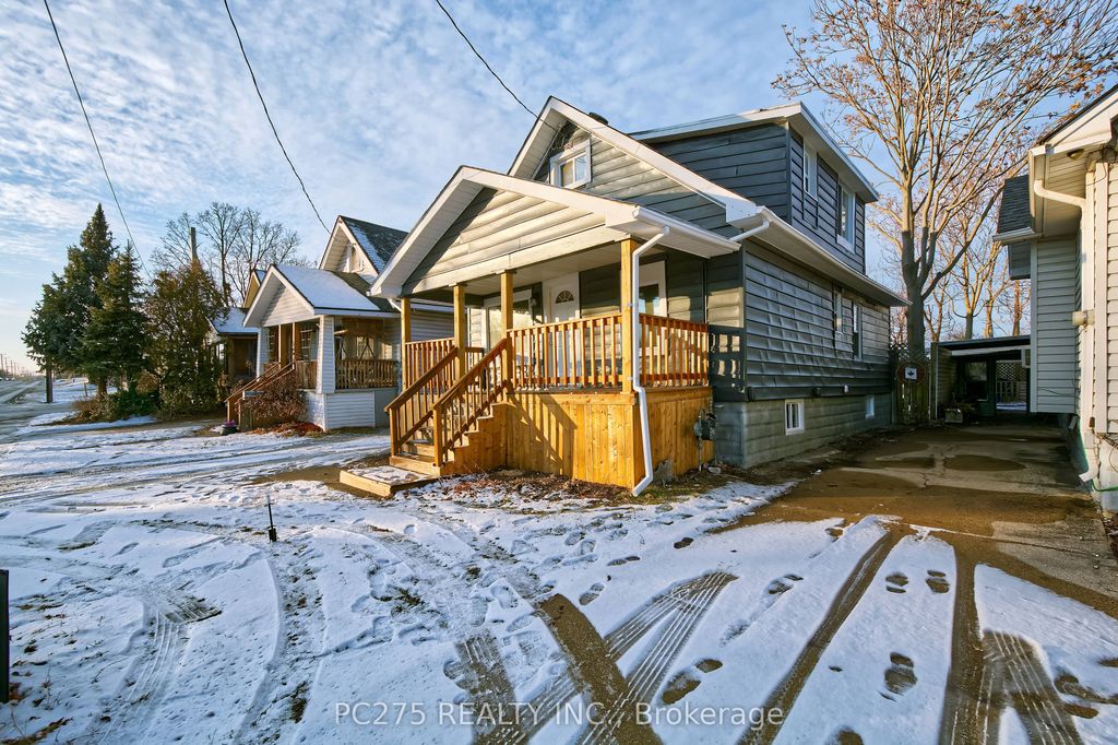 Photo of 354 Exmouth Street, Sarnia, ON N7T 5N6 (MLS # X12692176)