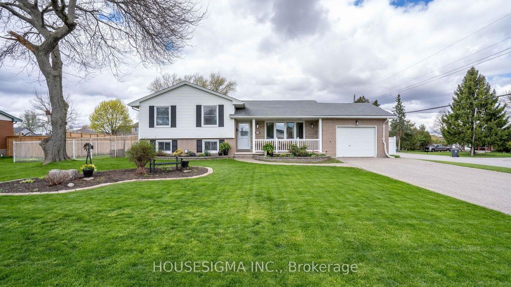 Photo of 78 Peter Street, Central Elgin, ON N5R 5A8 (MLS # X13104328)