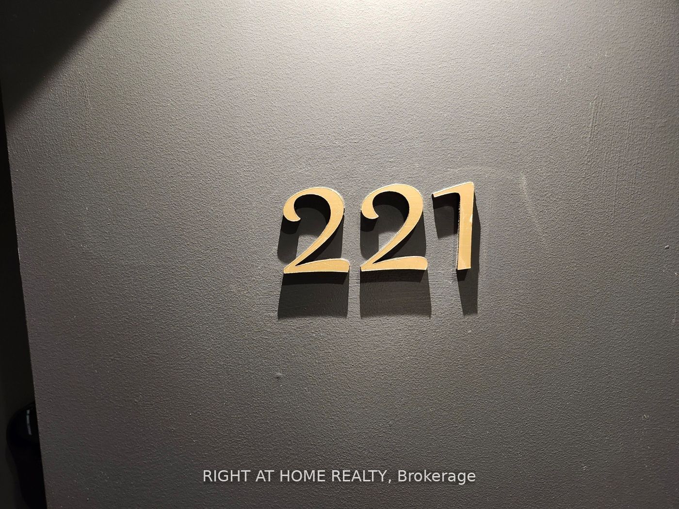 543 Richmond Street W 221