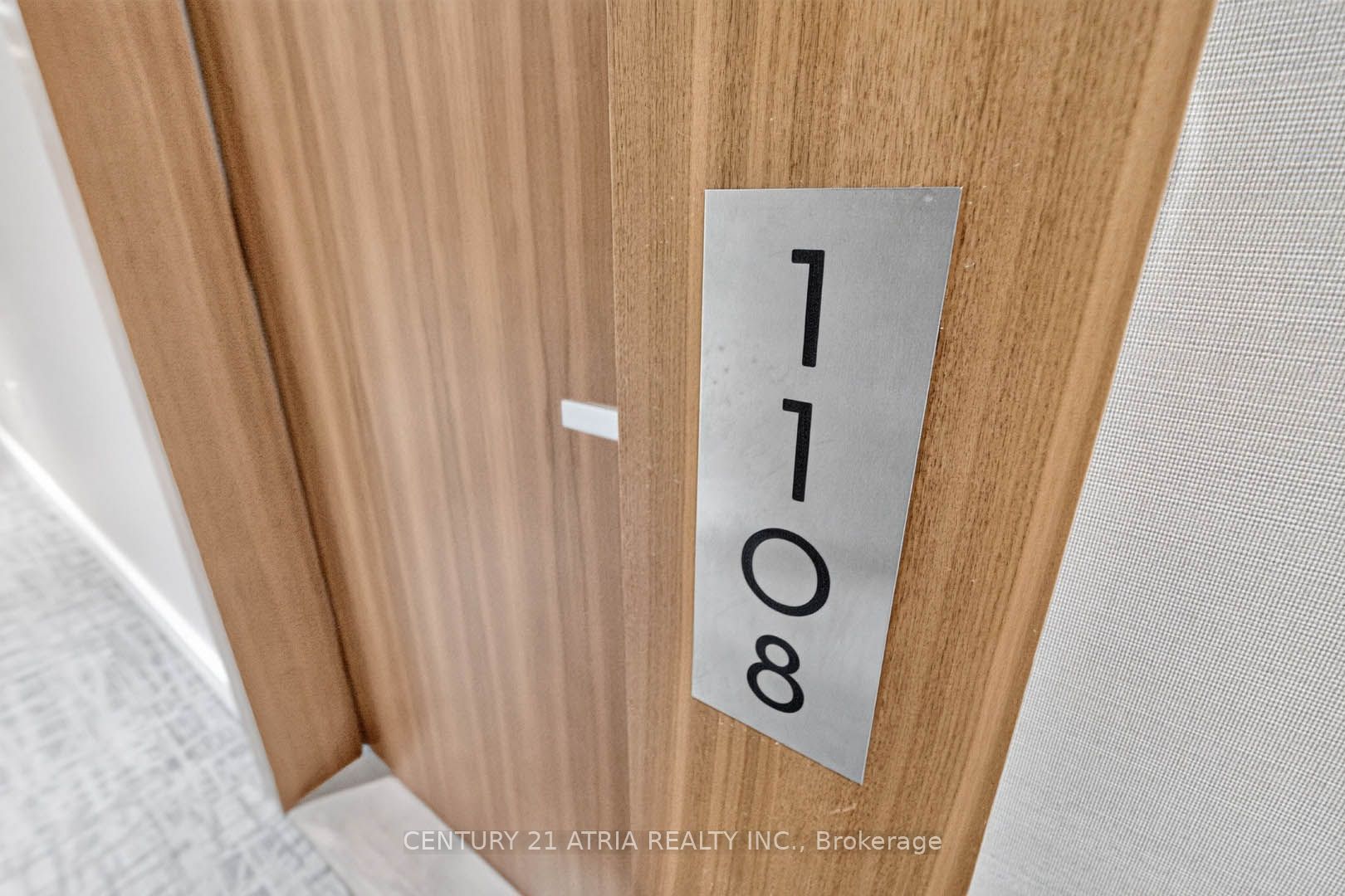 15 Queens Quay E 1108