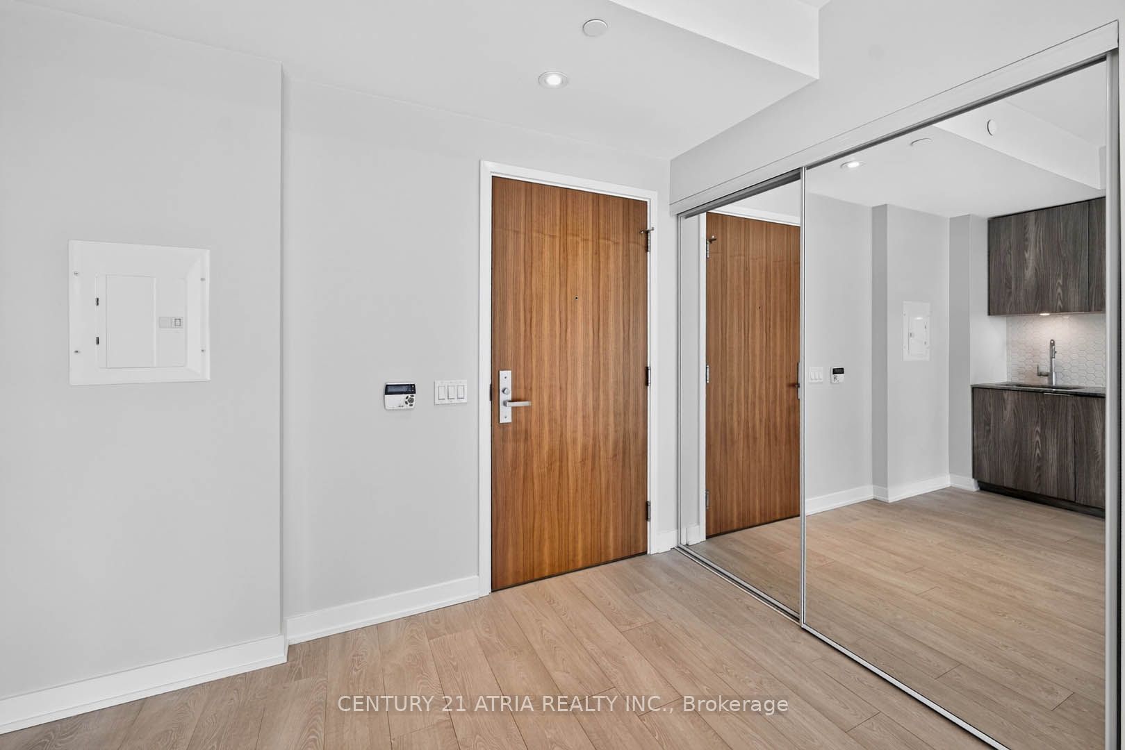 15 Queens Quay E 1108