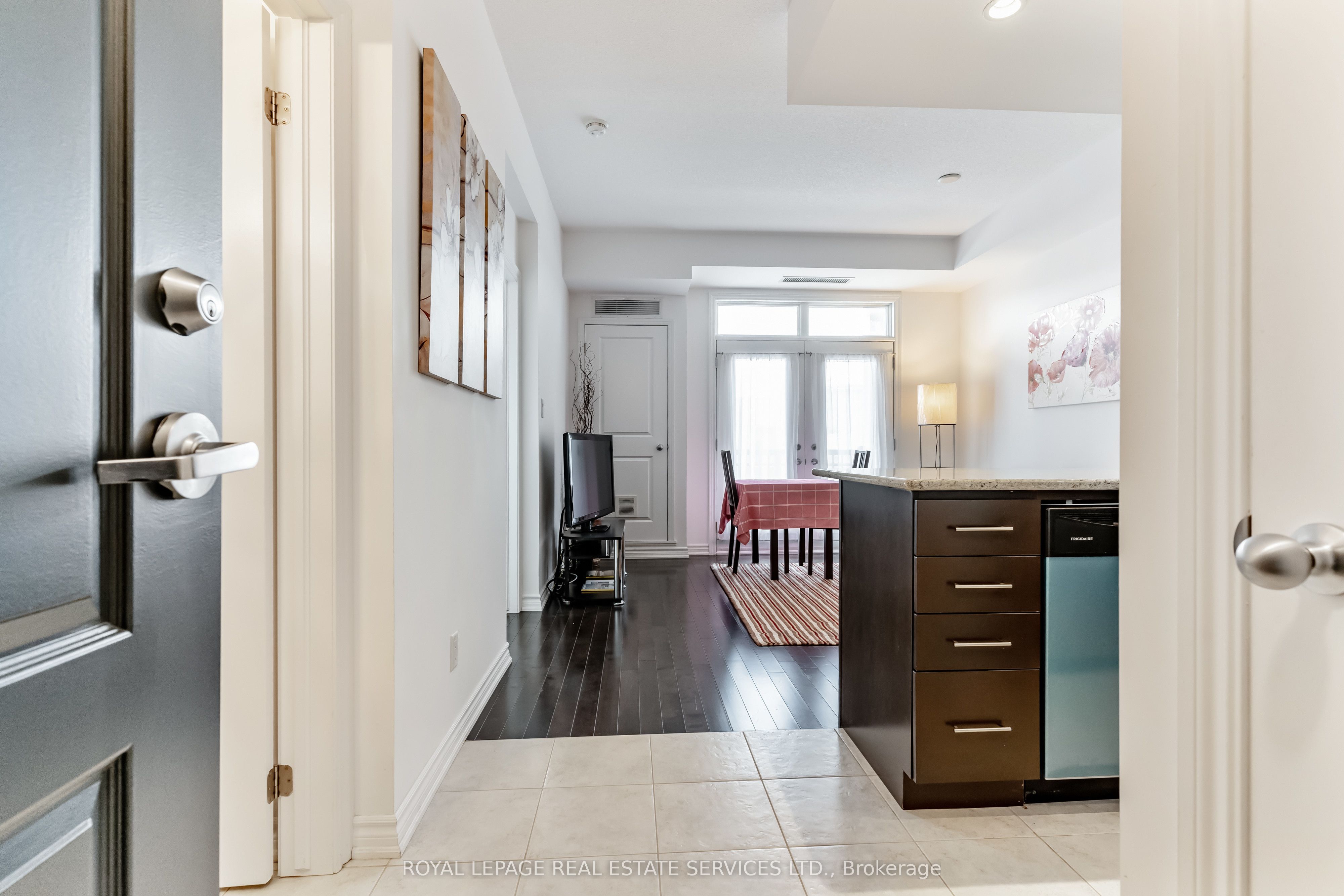 5327 Upper Middle Road 404