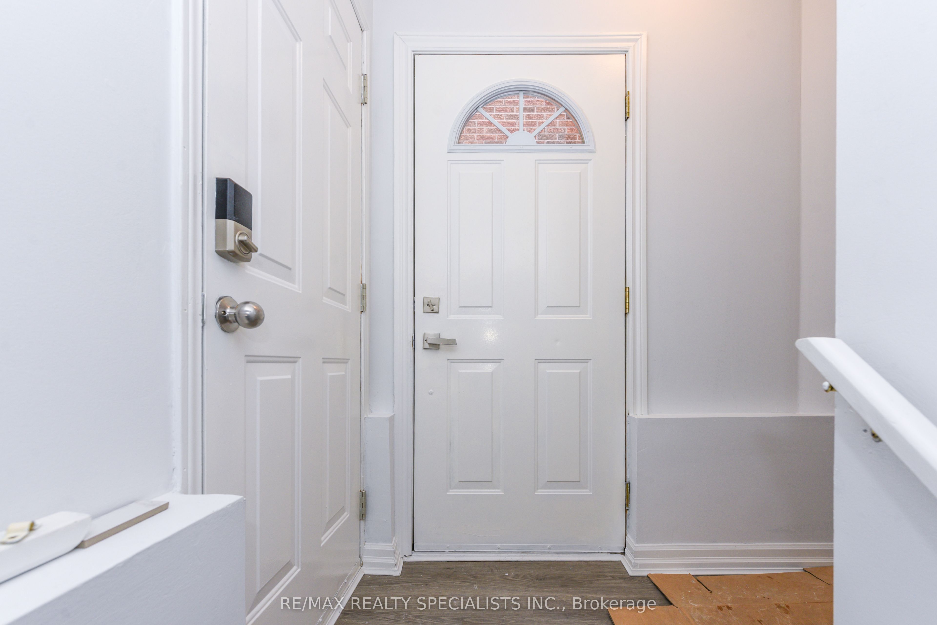 5970 Leeside Crescent Bsmt