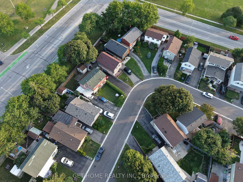 Photo of 5 Huronia Court, Brampton, ON L6S 2C7 (MLS # W13720858)
