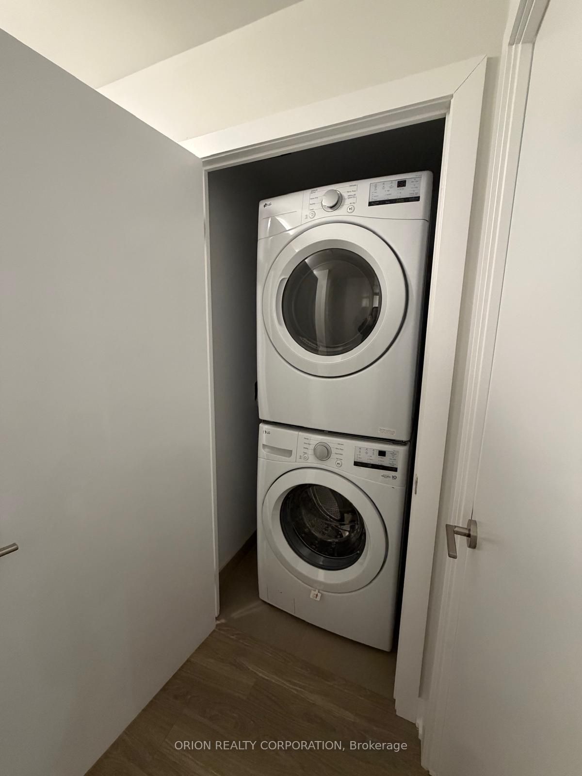 430 Square One Drive 2209